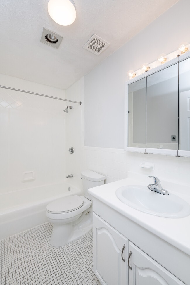 Photo - 162 Summer St Apartment Unit 26
