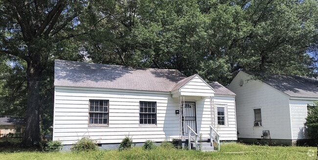 Building Photo - 3007 S Poplar St Rental