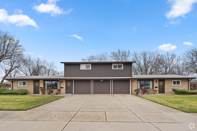 Building Photo - 537-541 N Edgelawn Dr Unit 539 Rental