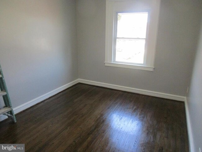 Photo - 3558 Juneway