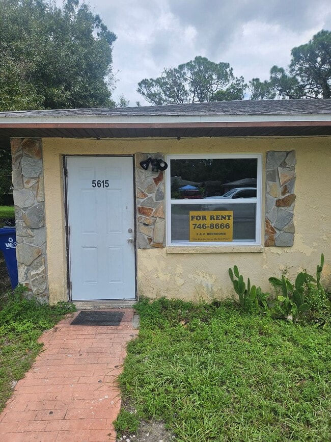 Building Photo - 3/2 DUPLEX Rental