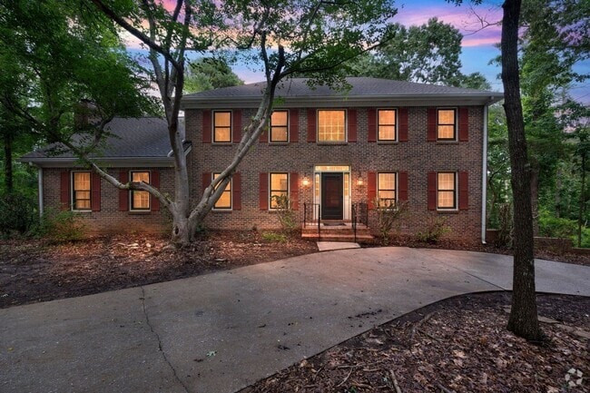 Building Photo - Elegant and Private 4BR Home in Snellville