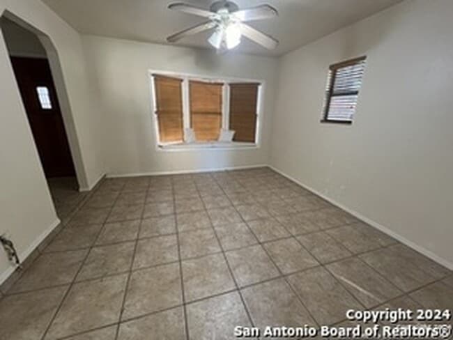 Dinning Room - 208 Michelle Dr