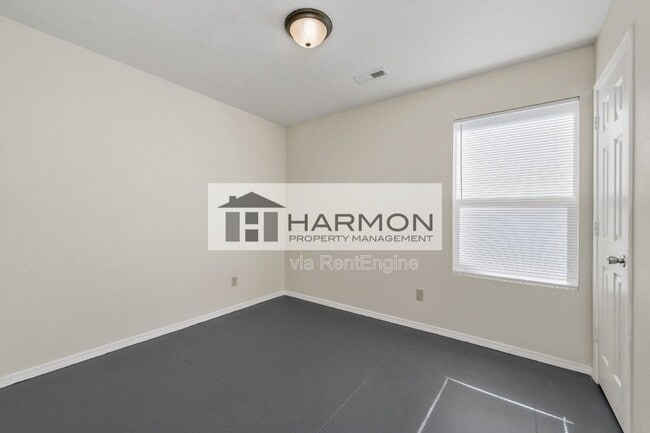 Photo - 1545 W 23rd St N