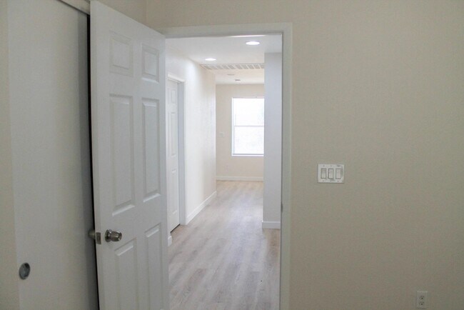 Photo - Gorgeous 4Bed/2.5Bath/2Car home located in North Las Vegas Raven Hill gated community!