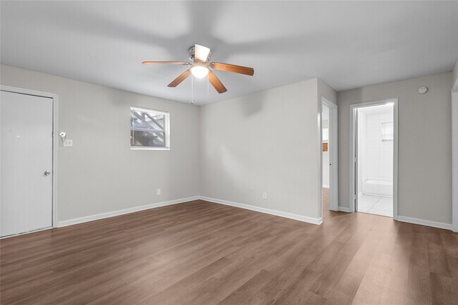 Photo - 2328 Boss St Unit B