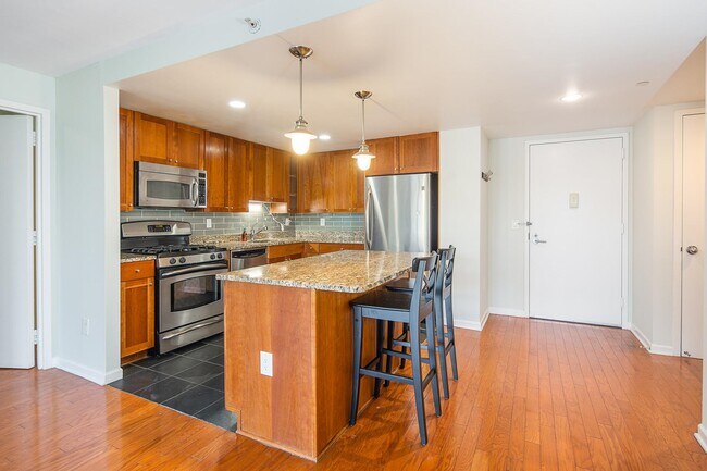 Photo - 700 Grove St Unit 4S