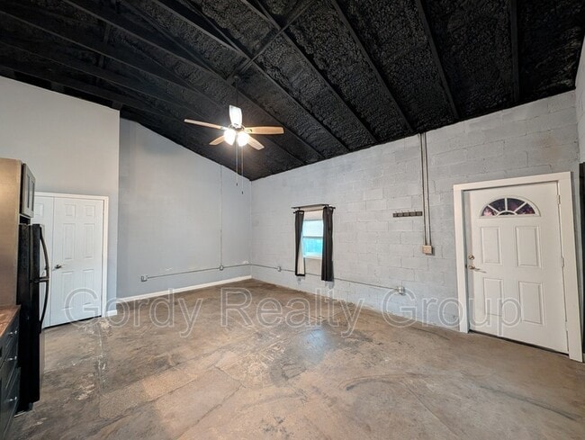 Photo - 2807 Bertram St