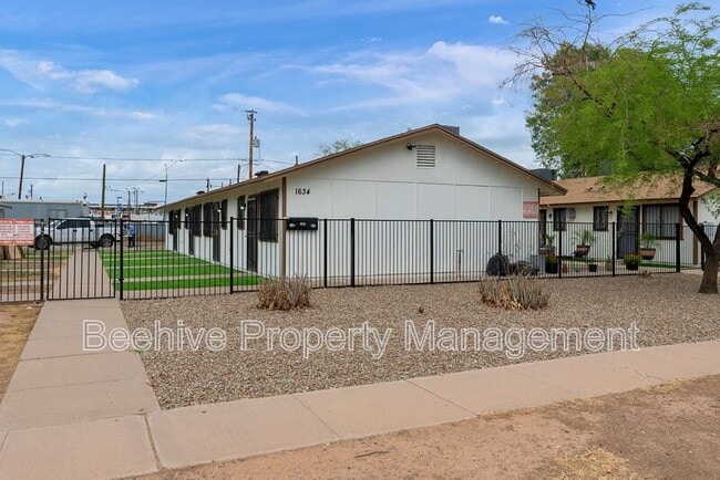 Photo - 1634 E Monroe St