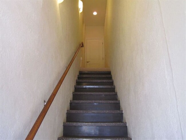 Photo - 115 W Main St Unit 115B