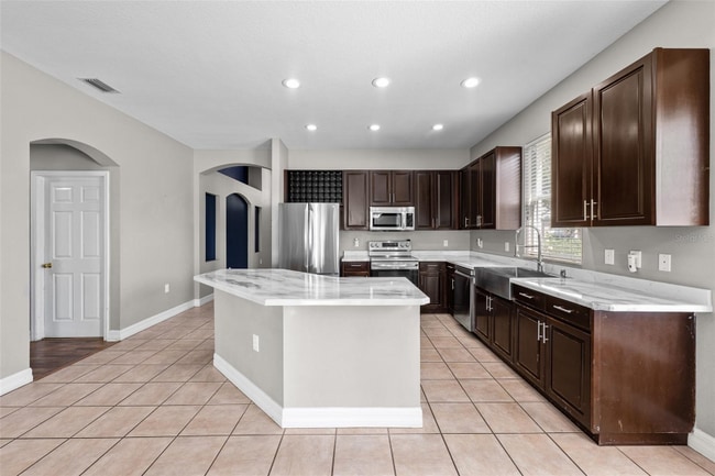 Photo - 5909 Wedgefield Dr