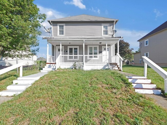Building Photo - Newly Updated 2 Bedroom Home – Bright, Mod... Unit 492