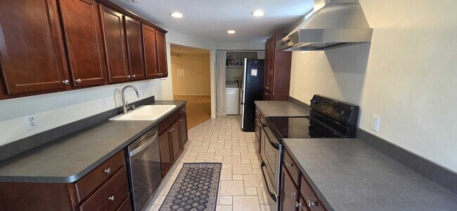 Photo - 322 E 6th Ave