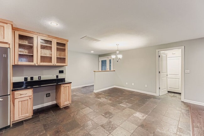 Photo - Amazing 4bed/2bath Home with Attached Garage in Kirkland!