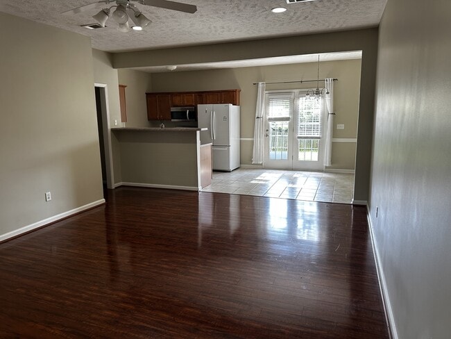 Photo - 2480 Oak Hill Dr