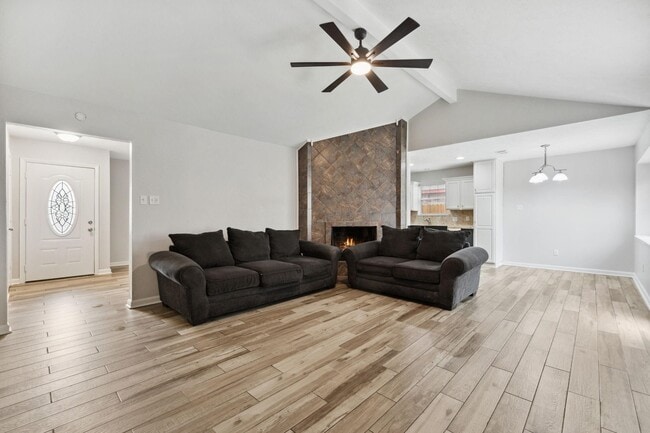 Photo - 4023 Broken Elm Dr