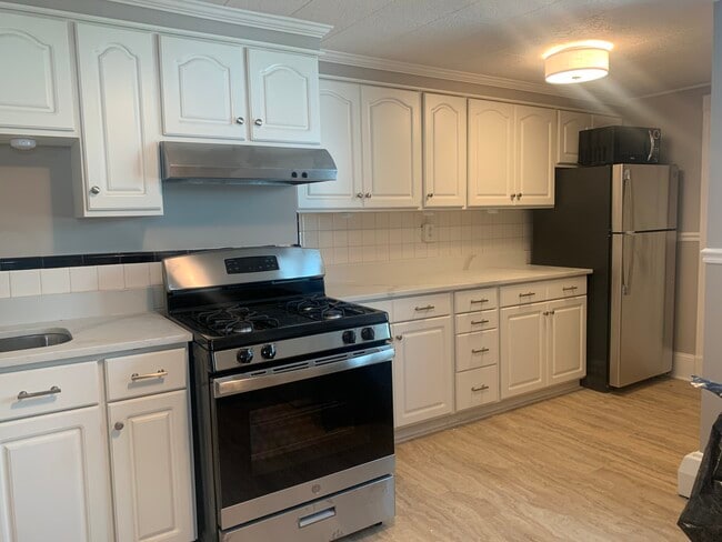 Building Photo - 22 Story St Unit 2 Rental