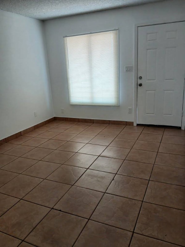 Building Photo - 2308 E Broadway Rd Rental