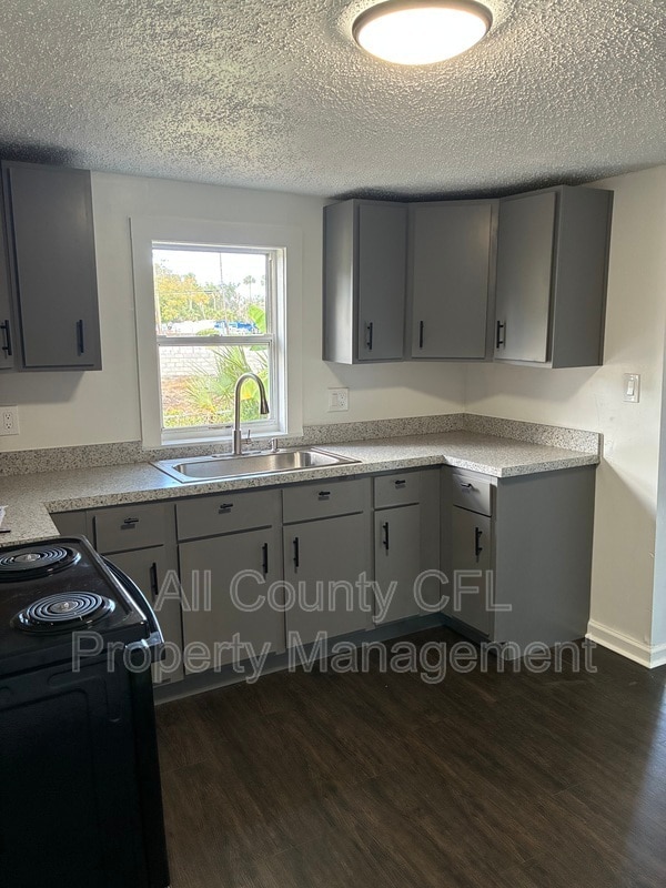 Photo - 812 Marion St