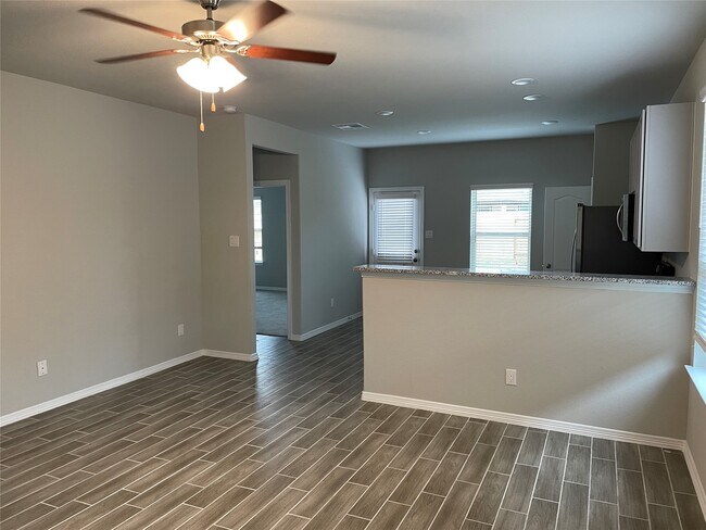 Photo - 823 Redinger Ridge Dr