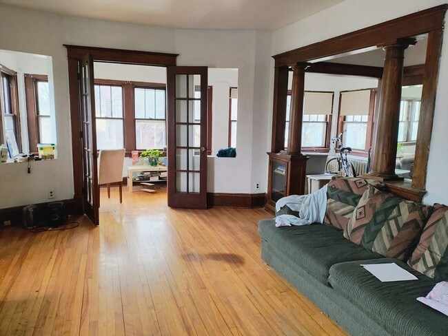Photo - 2545 Cedar Ave S Unit 2 - Upper Floors