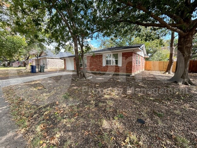 Photo - 1306 Hillcrest Dr