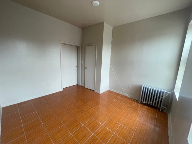 Building Photo - 636 Sheffield Ave Rental