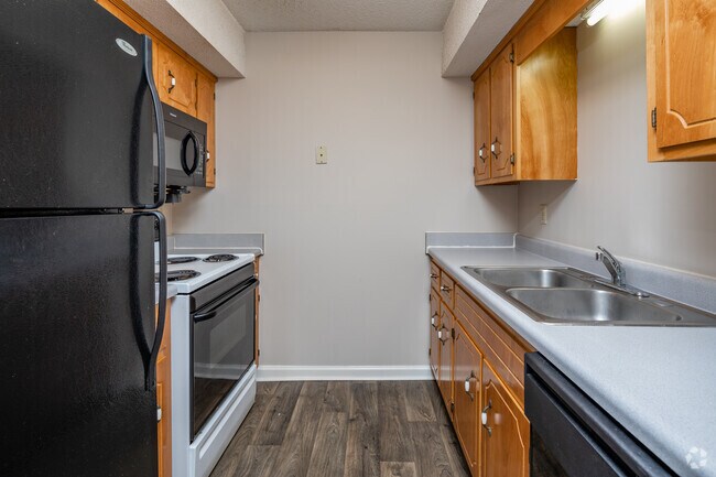 1BR, 1BA - 600SF - Kitchen