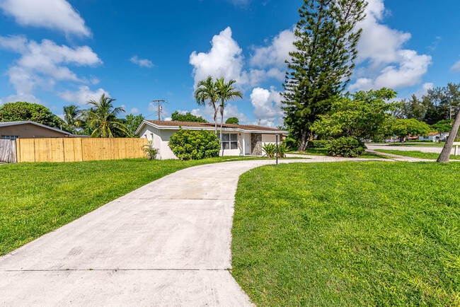314 E Gateway Blvd