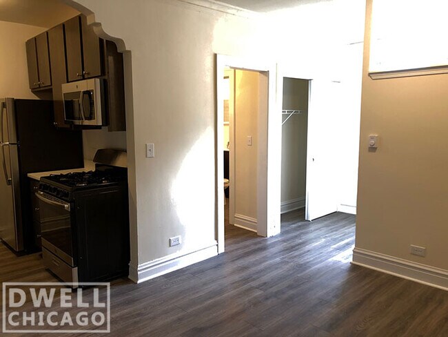 Photo - 2934 W Palmer St Unit 2