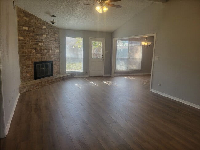 Photo - 3046 Mosby Dr