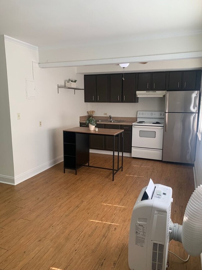 Photo - Charming One Bedroom Apartment In The Heart of Plaza Midwood!