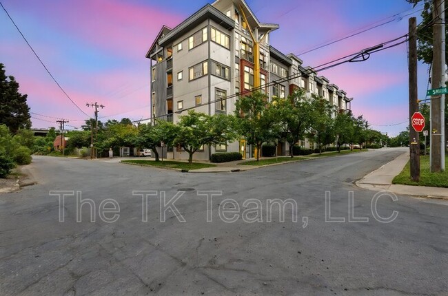 W. Tenth St. 514 - W. Tenth St. 514 Casa