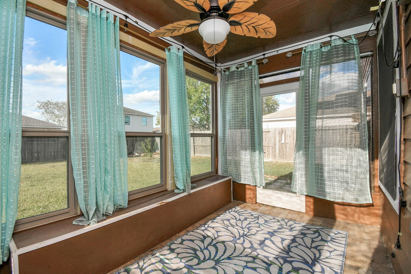 Photo - 1118 Desert Palms Ln