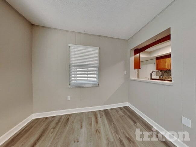Photo - 6160 Rockefeller Ave
