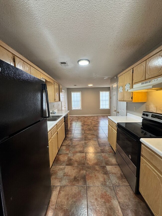Photo - 3 Bed / 2 Bath off of South Caraway Available Now