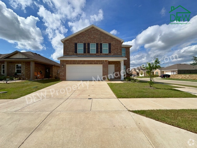 Building Photo - Spacious 5-Bedroom Home with Modern Upgrad...