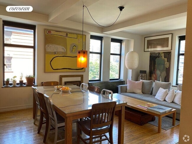 Building Photo - 410 W 24th St Rental