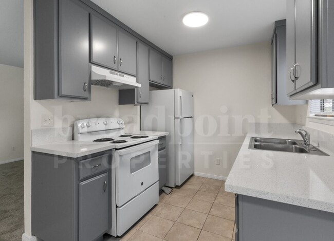 Building Photo - 339 W 15th Ave Apts