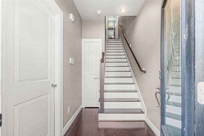 Photo - 2110 Shearn St