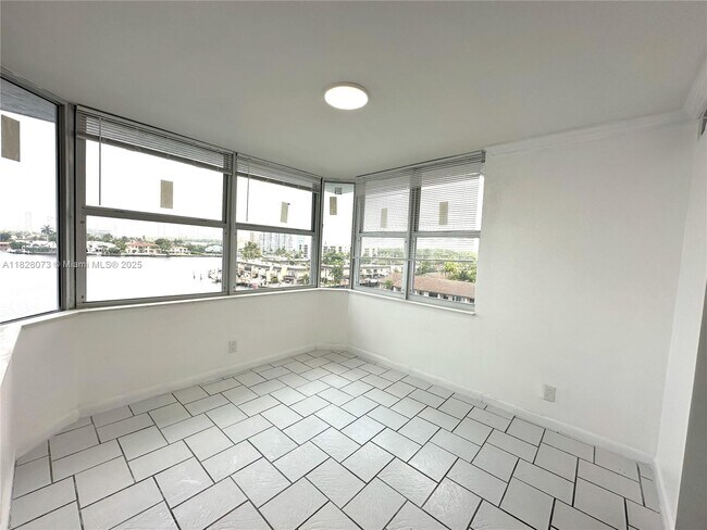 Photo - 16570 NE 26th Ave Unit 6H