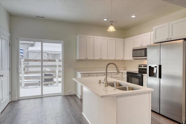 Photo - 1201 - 1205 N Cannon St. Unidad 1205