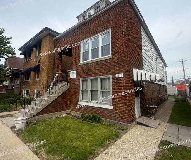 Photo - 1323 121st St Unit Apt 2 - Top Floor