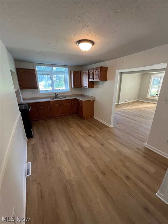 4459 Silverdale Rd