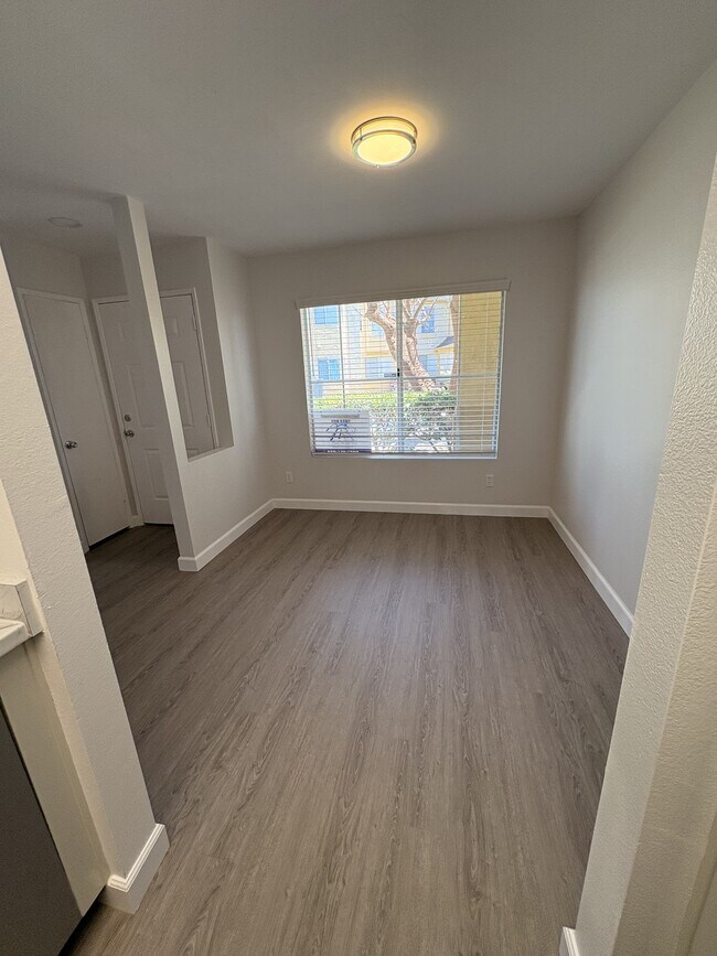 Photo - 2079 Lakeridge Cir