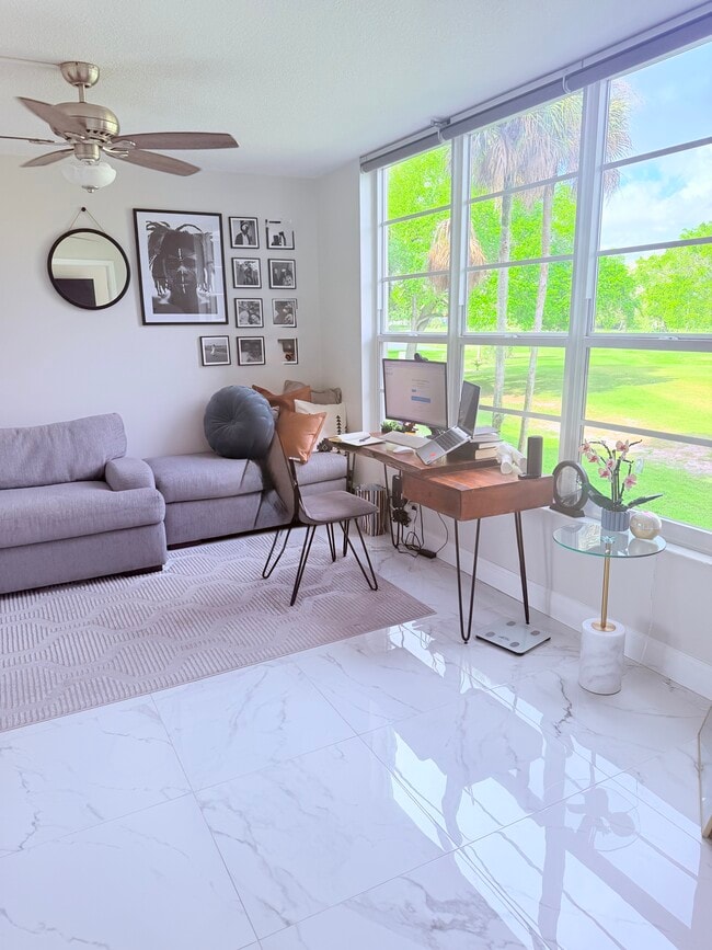 Photo - 545 Oaks Ln Unit APT 204