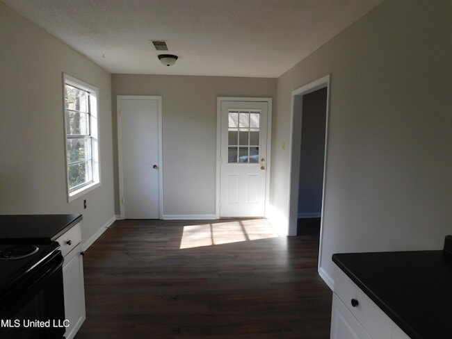 Photo - 1827 Custer Dr