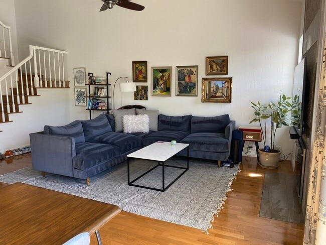 Building Photo - 52 Rainbow Cir