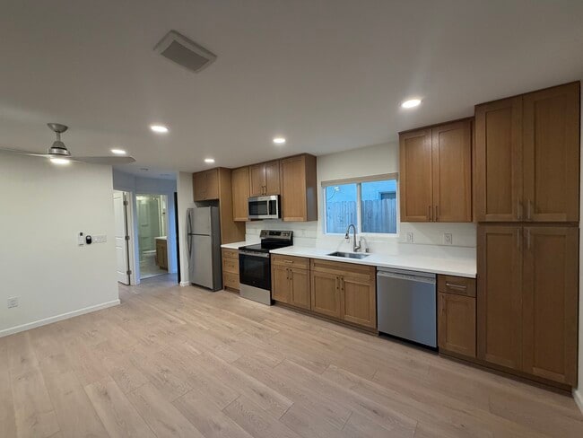 Building Photo - 10896 Worthing Ave