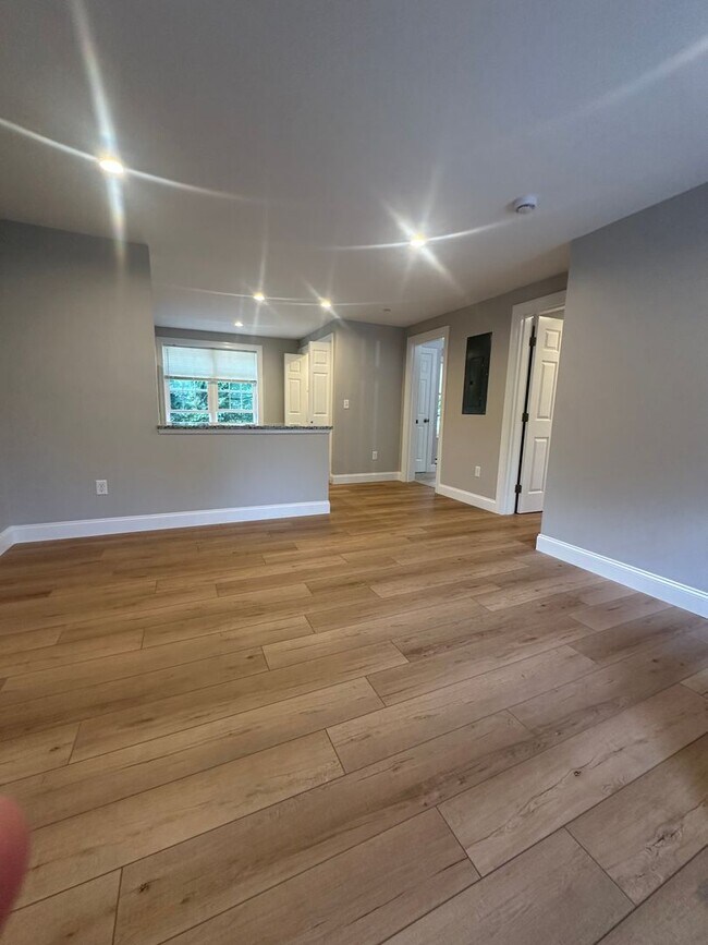 439 Main St Unit 104